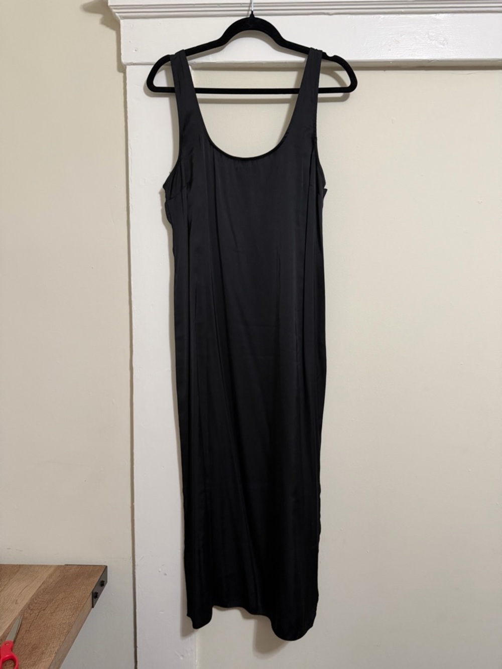 Abercrombie & Fitch Black Scoop Neck Midi Satin Slip Dress - M